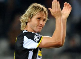 26. 8. fotbalový reprezentant Pavel Nedvěd oficiálně ukončil svoji fotbalovou kariéru
