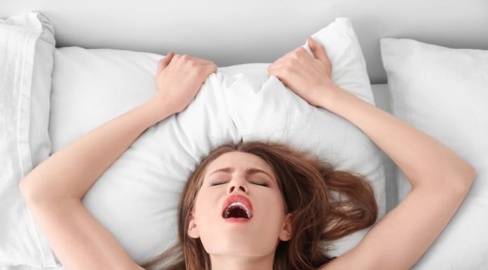 Mezinárodní den orgasmu: 6 důvodů, proč ho ženy předstírají